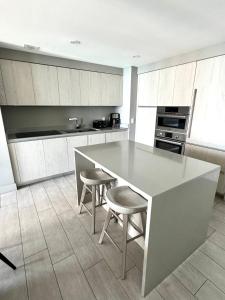 Luxury 2 bedroom with ocean view