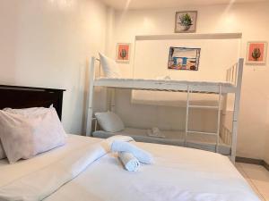 Luna Oslob Travellers Inn