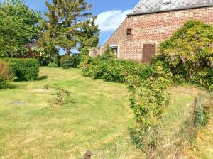 Maisons de vacances Maison de charme a Mailly-Maillet avec jardin cloture et cheminee : photos des chambres