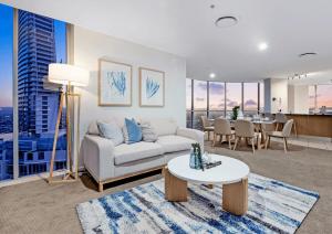Level 45 Luxury Sub-Penthouse in Towers of Chevron