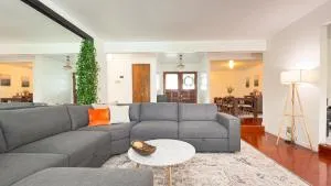 Family Fun with Game Room, King Bed near Monterey Area, Laguna Seca, Santa Cruz - كينج سيتي