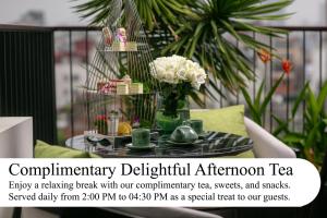 Le Premier Hotel & Rooftop Bar