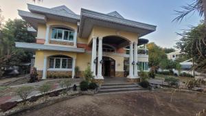 Spacious Dream House near Vigann