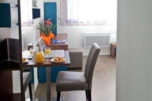 Appart'hotels Appart Hotel Odalys City Tours Le Jardin des Lettres : photos des chambres