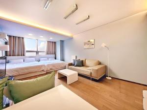 Warm Stay 1 Min from Gangnam