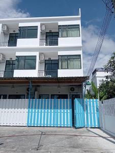 Sawadee Naiharn beach Phuket