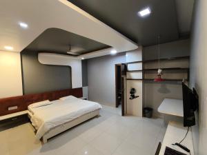 Hotel ECOSIA Private Rooms And Restaurants