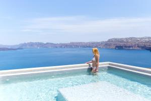 Acroterra Rosa Hotel & Spa Santorini Greece