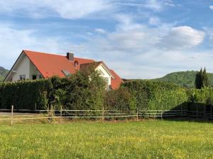 Ferien - Apartment umgeben von Obstplantagen