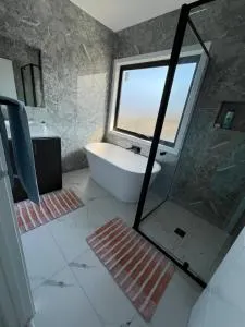 Avenue - Patterson Lakes