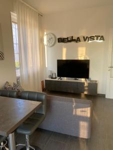 Flat BELLA VISTA-sea sight-close center- quiet