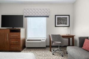 King Room - Non-Smoking room in Hampton Inn Atlanta McDonough