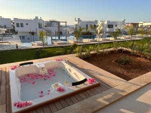 Luxurious Apartment with Private Jacuzzi - 3hvězdičkové hotely ve městě Kyrenia
