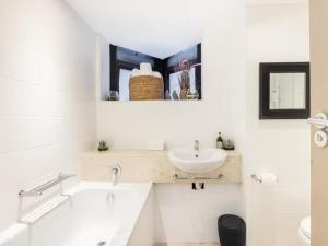 Feeling Again At Mutual Heights