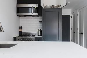 Blueground Gramercy Park AC elevator nr park NYC-1691