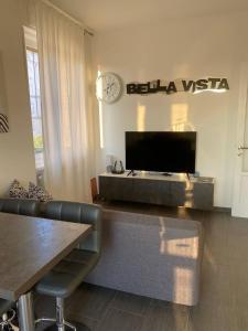 Flat BELLA VISTA-sea sight-close center- quiet