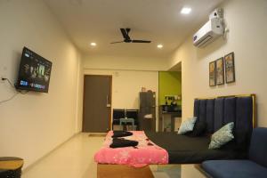 Ivy Bliss Studio with Private Pool, B 05, Karjat