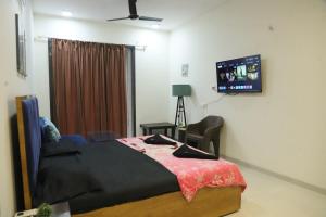 Ivy Bliss Studio with Private Pool, B 05, Karjat