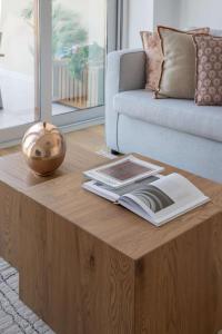 Frank Porter - Palm Views East