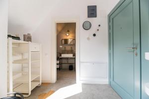 Uptown Monkey 7 min walk to Republicii street