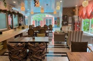 Seven Seas by KarlKarlsn