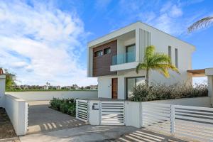 Serenity Waves Villa 8