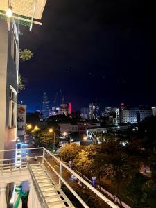 Vintage Studio in Heart D1 with Large Balcony - City View, Near BuiVien Street