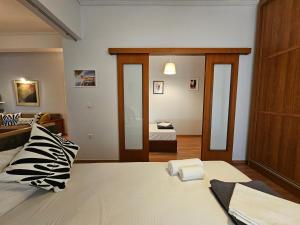 Acropolis Museum Suite by YHA