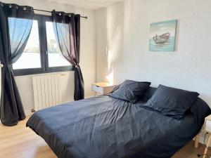 Le bassin - Vue canal du midi avec climatisation et garage