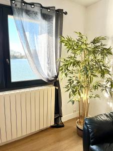 Le bassin - Vue canal du midi avec climatisation et garage