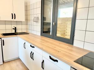 Le bassin - Vue canal du midi avec climatisation et garage