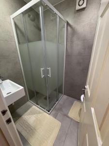 Sleep 12 in Brixton - 15 mins from Station BT4