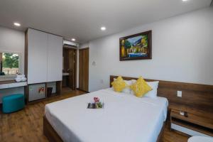 Phòng Superior giường đôi lớn (Superior Queen Room)