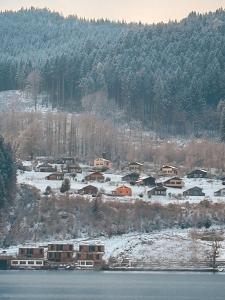 Schisafari im Familienchalets am Millstätter See