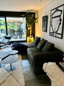 Maisons de vacances Maison avec bassin dans les remparts : photos des chambres