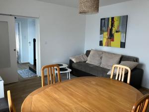 Maisons de vacances Maison pour se ressourcer proche Vulcania - 10 min : photos des chambres