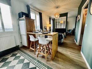 Appartements L ESCALE, grand studio pres de la gare : photos des chambres