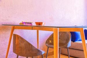 Waky Club - Fabulous Flat