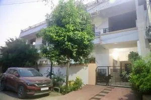 Budget-Friendly Udaipur Stay - Ahār