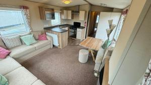 6 Berth Caravan with garden - Brightholme Holiday Park