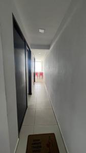 Lindo pé na areia com terraço frente mar