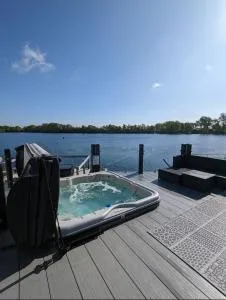 Lakeside Lodge - Jet Ski Lake - 波士顿