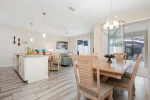 Four Bedrooms Home with Pool 3079