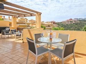 1 bed penthouse apt in Calahonda