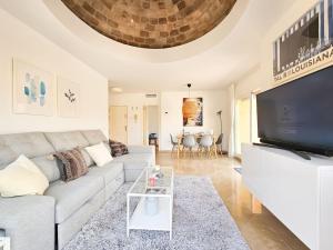 1 bed penthouse apt in Calahonda