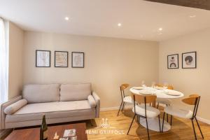 Le Bois Bleu 2nd Floor Elegance & Comfort in the Heart of Honfleur