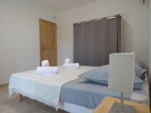 B&B / Chambres d'hotes Au calme face au Luberon : photos des chambres