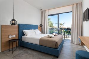 Ground Double Lux with Pool View room in Aquarius Beach Hotel