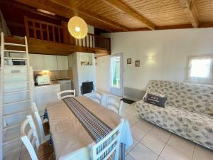 Maison T3 avec piscine chauffée, tennis, proche mer et commerces - FR-1-231-302