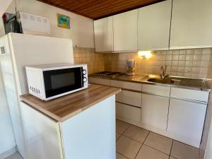 Maison T3 avec piscine chauffée, tennis, proche mer et commerces - FR-1-231-302